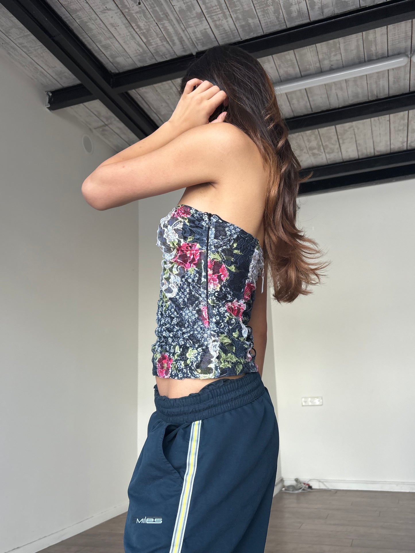 Floral lace strapless top