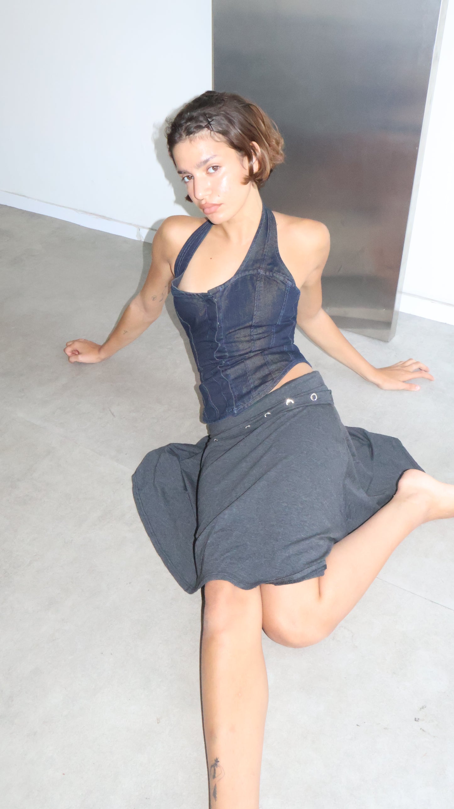 Triko cotton dark grey skirt w/ grommet detail