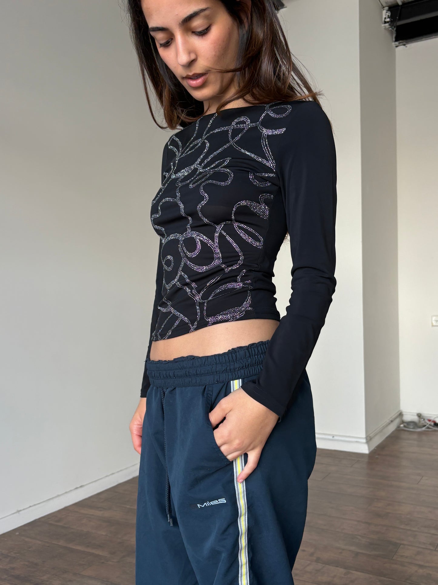 Detailed long sleeve mesh top