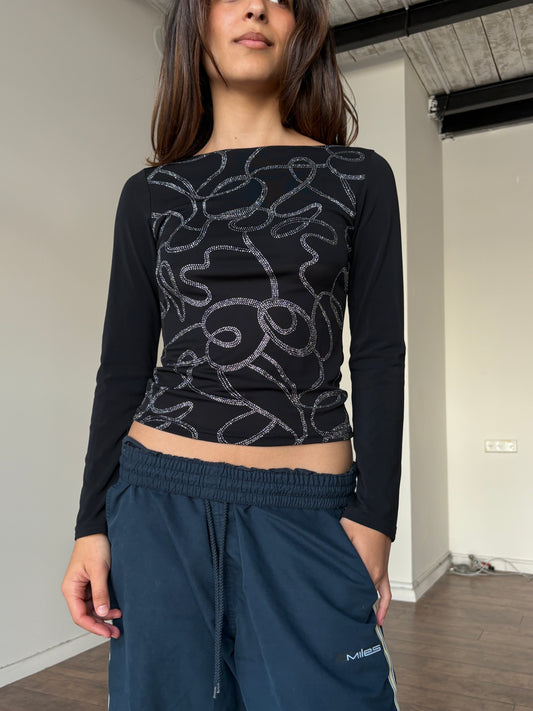 Detailed long sleeve mesh top